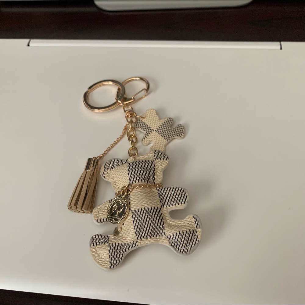 NIP Mama and baby white grid bear keychain - Picture 2 of 3